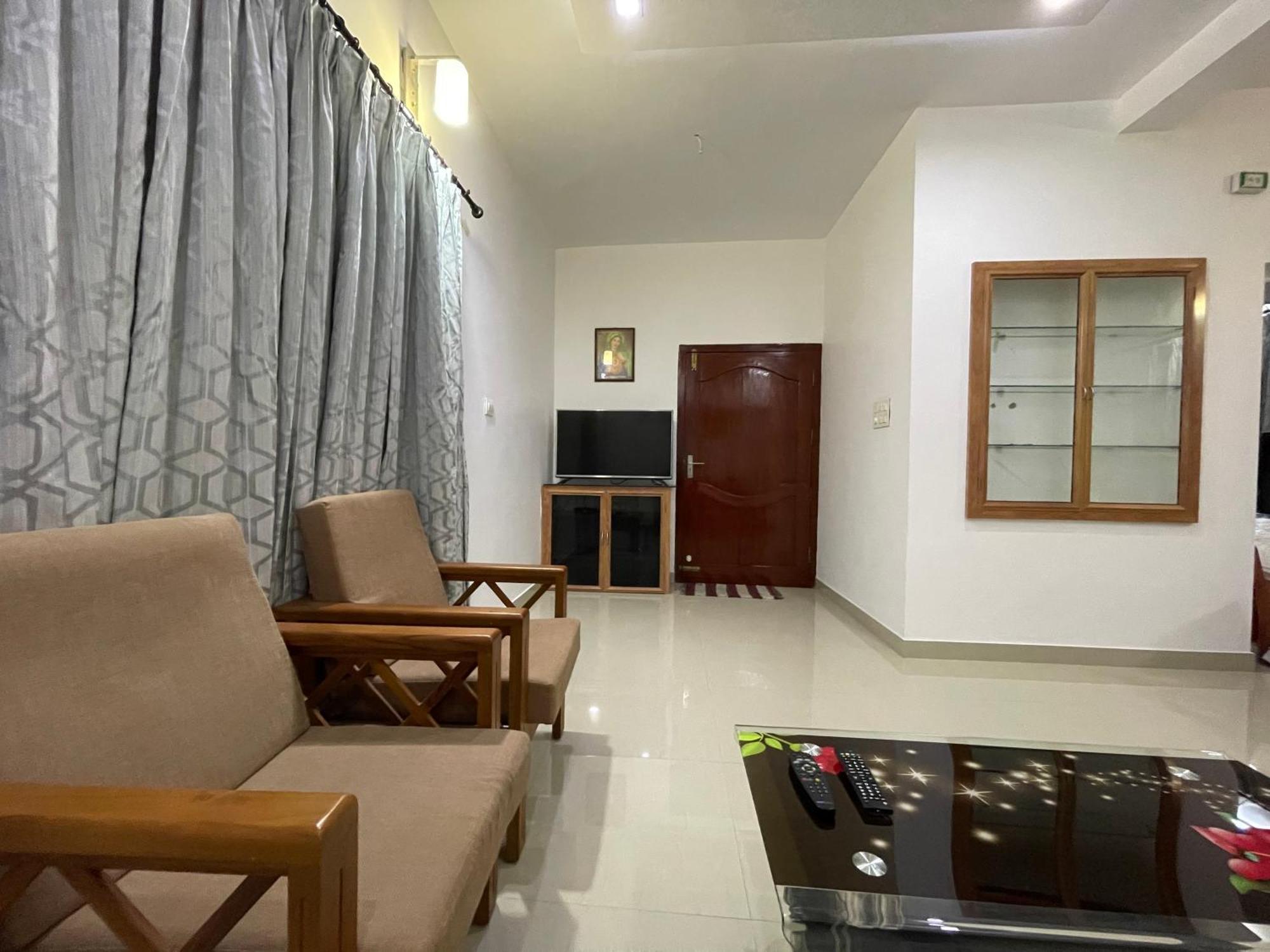 Dream Home Kochi Tripunithura Bagian luar foto