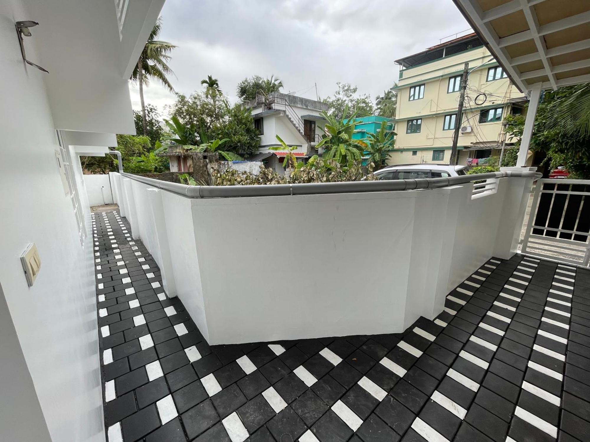Dream Home Kochi Tripunithura Bagian luar foto