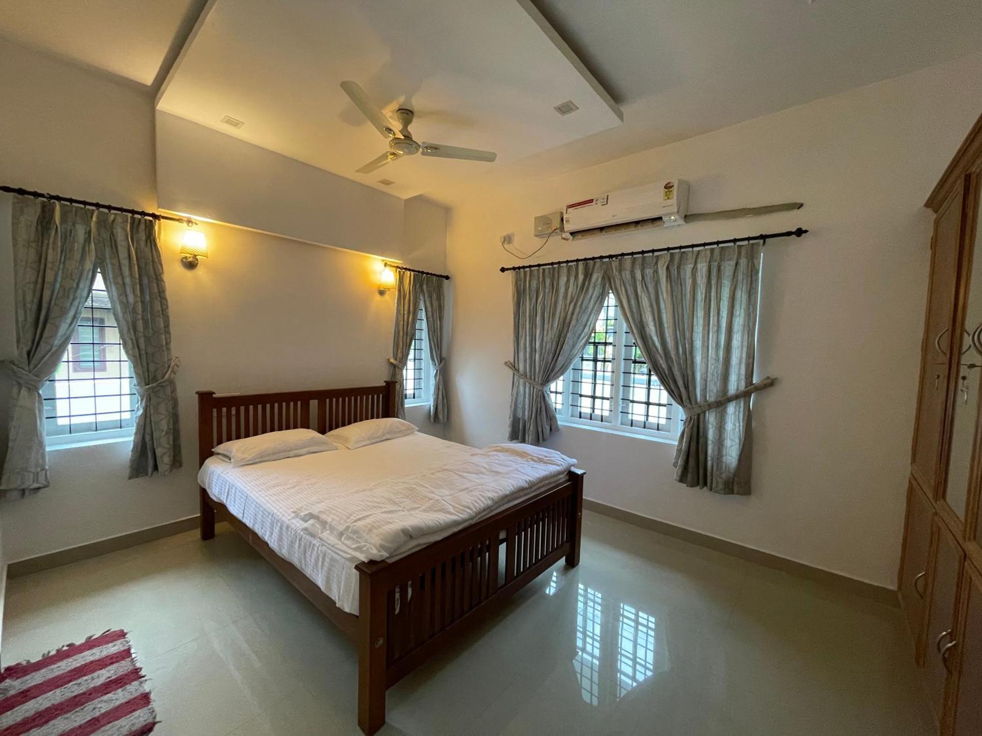 Dream Home Kochi Tripunithura Bagian luar foto